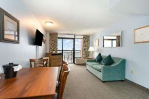 Oceanfront 1 BR Condo-Amazing Views! Perfect for 4 guests! Landmark 1438